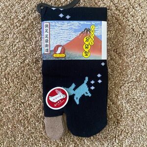 Japanese tabi toe socks